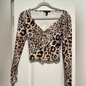 Tight-fit Cheetah Print Long-Sleeve Crop Top